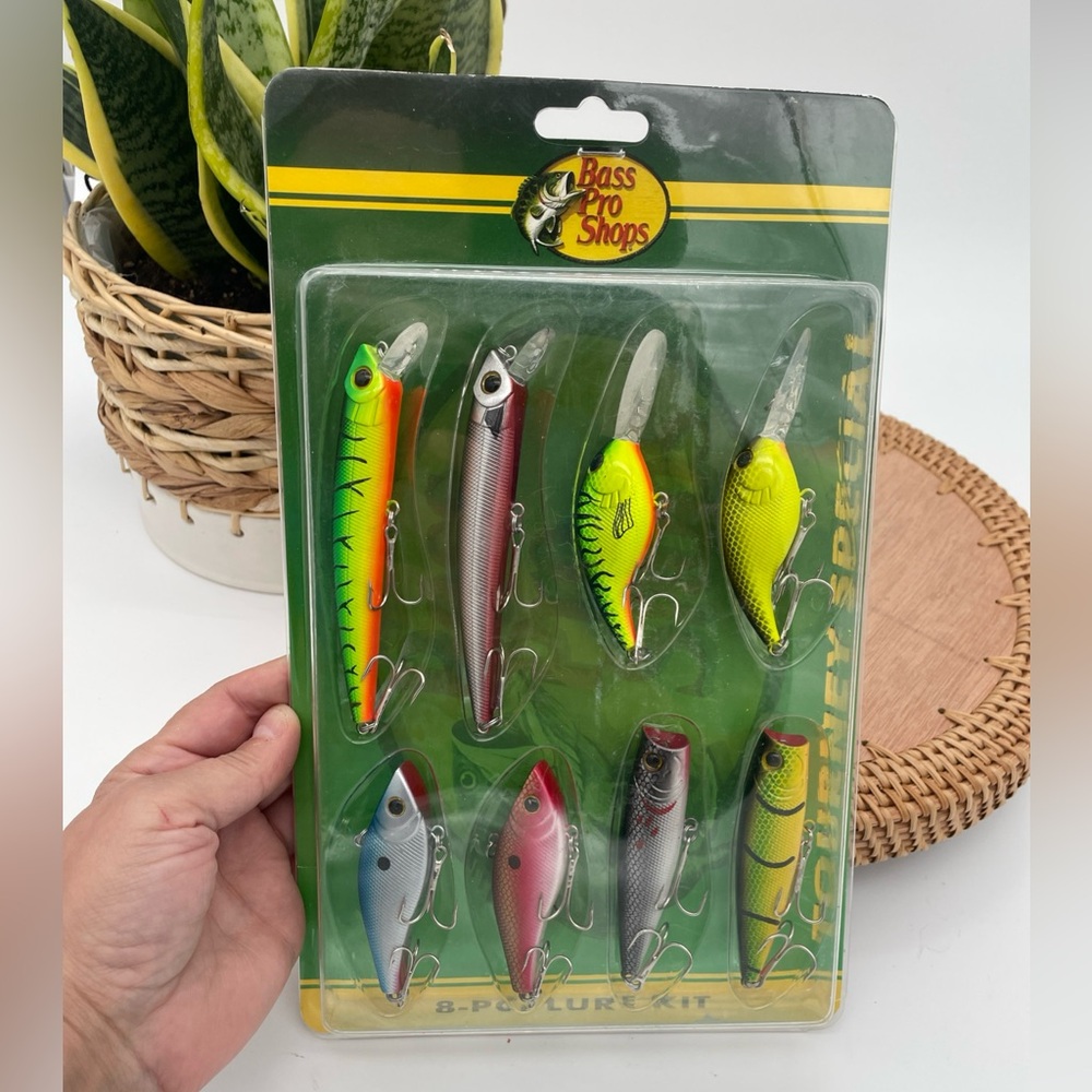 Bass Pro Shop Set of 8 Tourney Special Lures